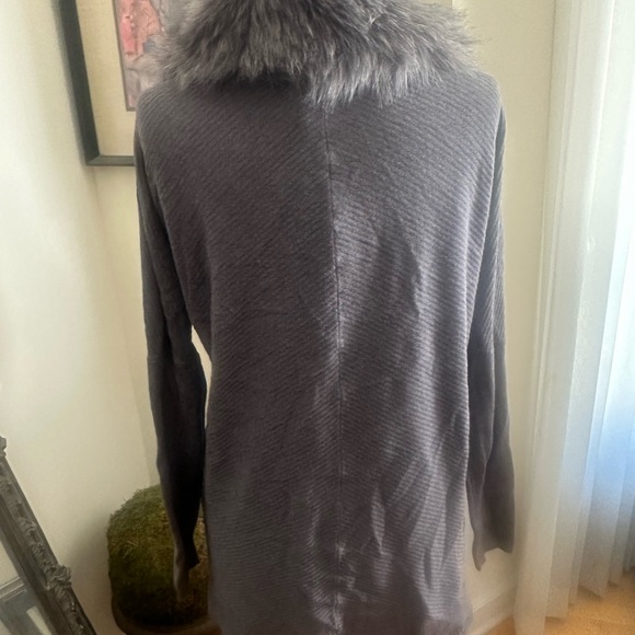 New! Lush Gray Faux Fur Ribbed Cardigan Sweater S - Picture 3 of 7